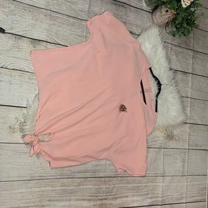 Tie shirt and earrings